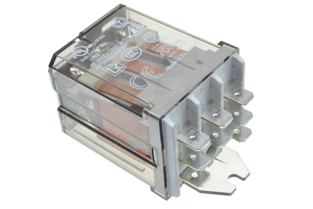 Relais%20Typ%3A%2062.83.8.230.0300